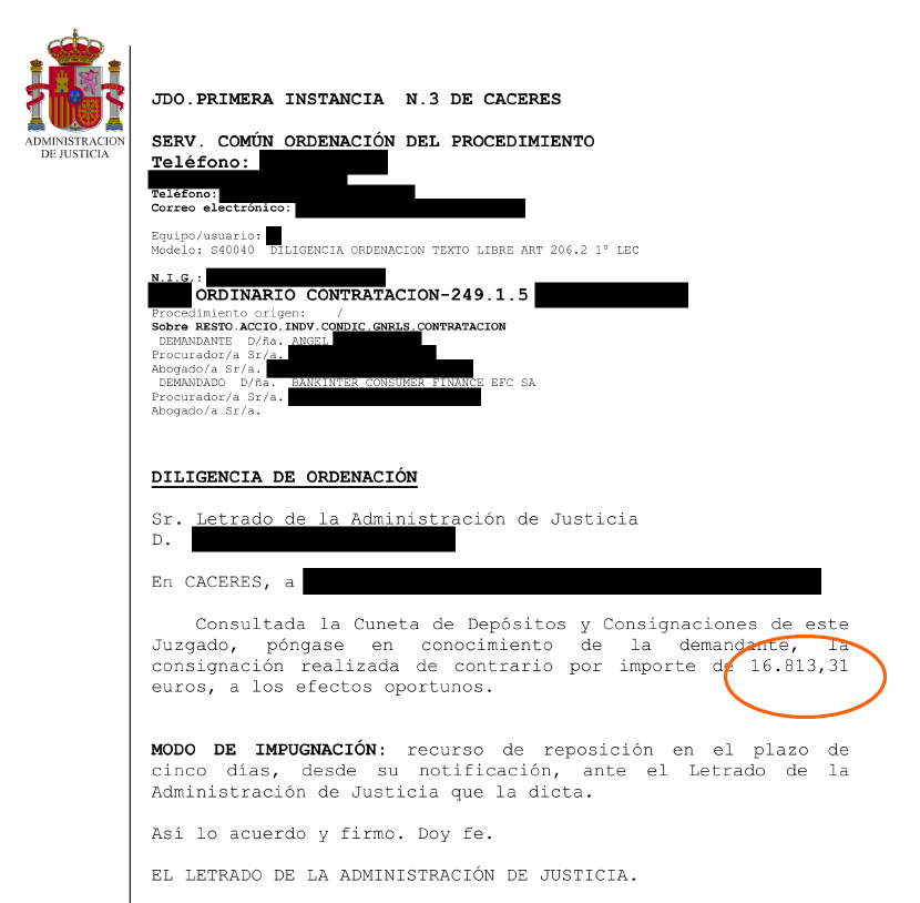 Official Spanish court document from Juzgado de Primera Instancia de Cáceres with redacted contact details and an emphasized amount.